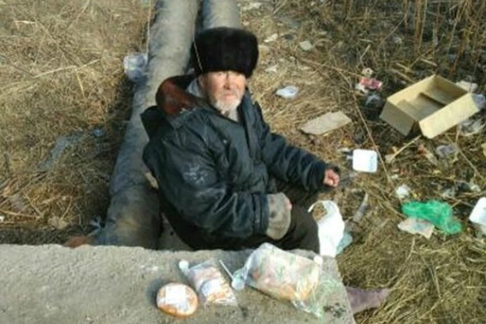 Хабаровчане спасли от смерти бездомного пенсионера