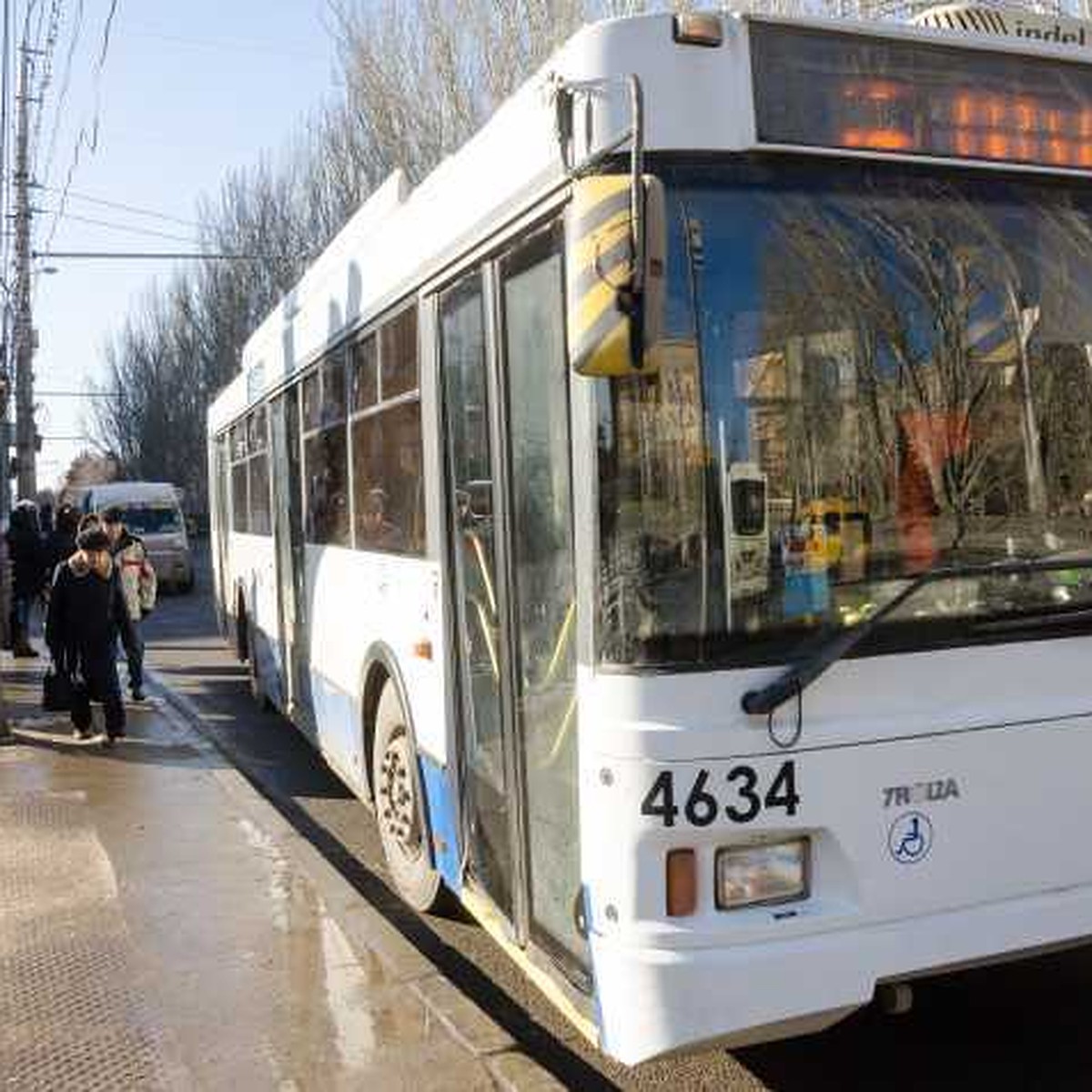 В Волгограде на Пасху и Красную Горку пустят 13 автобусных маршрутов до  кладбищ - KP.RU