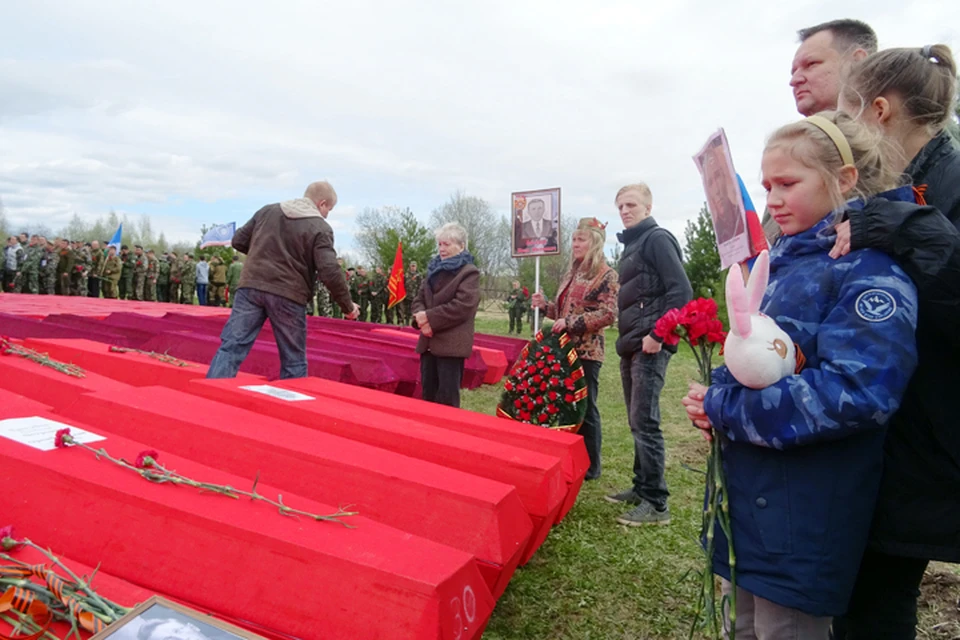 В Ржеве прошла торжественная церемония захоронения останков более 1000 солдат и офицеров, погибших в годы Великой Отечественной войны