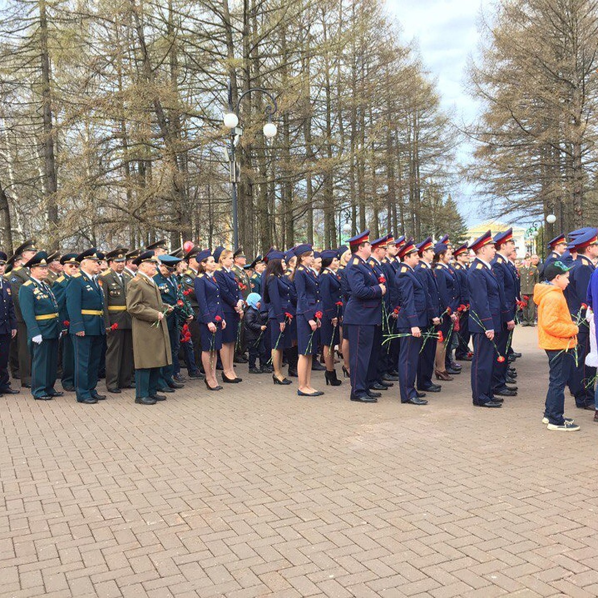 День Победы в Ижевске: парад на площади, «Бессмертный полк» и караоке-битва  - KP.RU