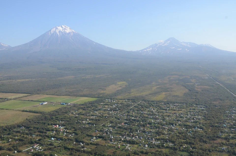 Вид на вулканы Камчатского полуострова.