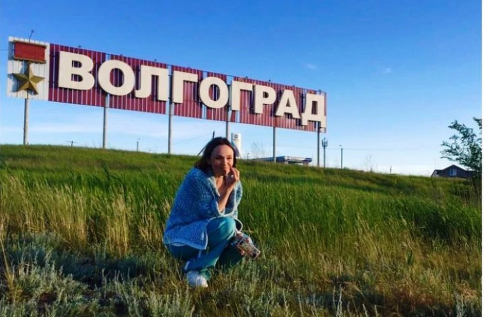 Вдыхая аромат родной земли... Фото с личной странички в Инстаграм Альбины Джанабаевой.
