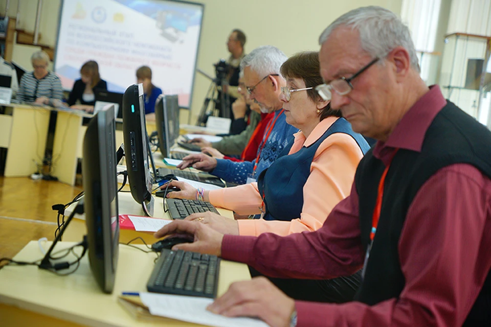 За работающих пенсионеров компании продолжают выплачивать страховые взносы