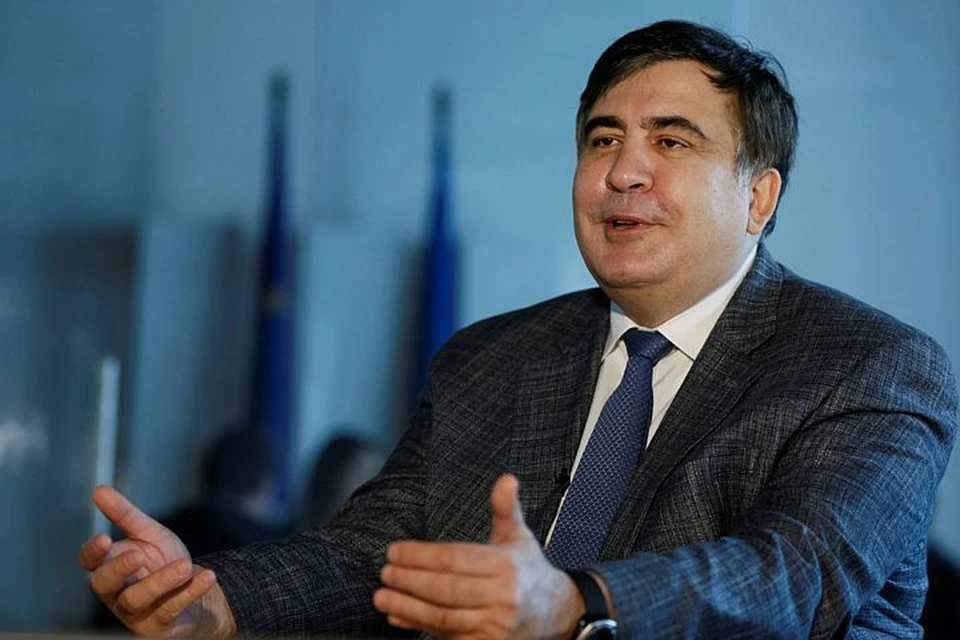Бывший глава Грузии и Одесской области Михаил Саакашвили потребовал от президента Порошенко выплатить ему 50 долларов за испорченную футболку