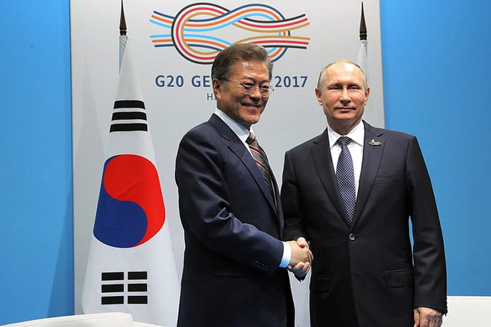 В ходе встречи Президент Республики Корея Мун Чжэ Ин подтвердил свое участие в Восточном экономическом форуме, который пройдет 6-7 сентября во Владивостоке. Фото предоставлено фондом "Росконгресс"