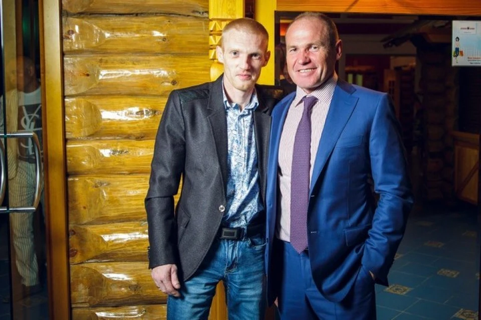 Директор завод Вячеслав Кокорин и его сын Денис Кокорин, которому он передал предприятие