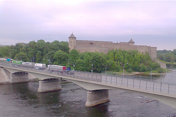 Нарвитяне носят в Россию санкционные продукты. Фото: из архива «КП» в Северной Европе»