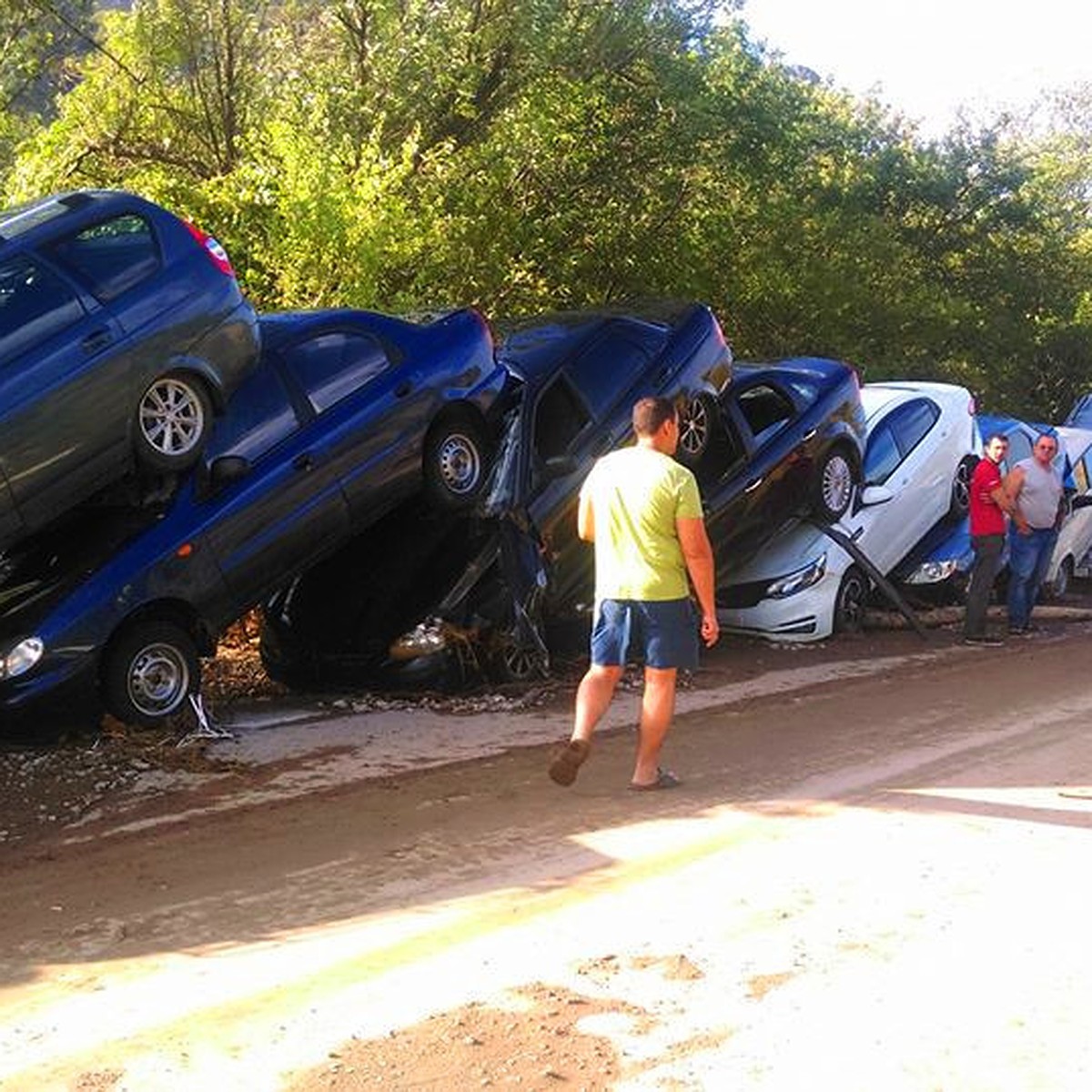 Потоп в Судаке смыл десяток автомобилей и более 40 частных домов - KP.RU