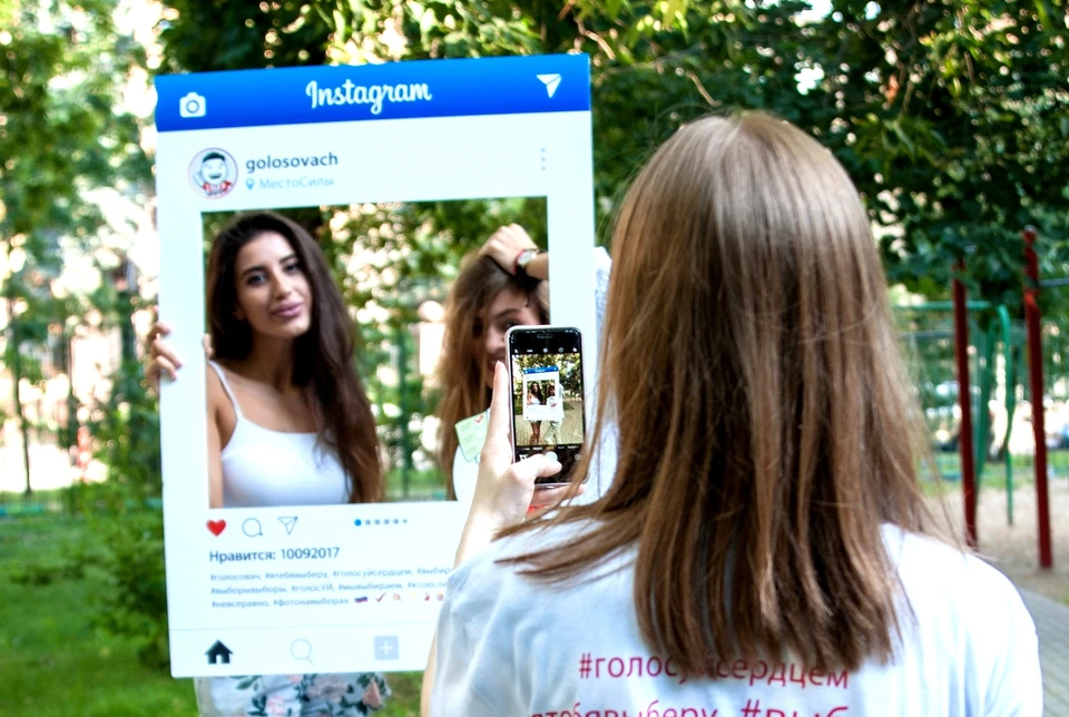 Отмечайте друзей в соцсетях, фотографируйтесь вместе. "Яблочные" гаджеты ждут своего победителя!