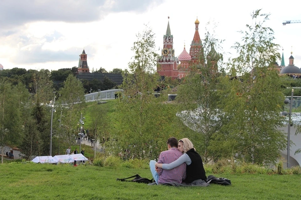 Парк «Зарядье» популярен и у москвичей, и у гостей столицы