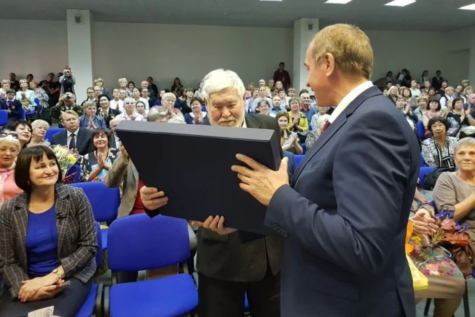 Сибирский писатель Ким Балков в день 80-летия представил новую книгу «Серебряная коновязь»