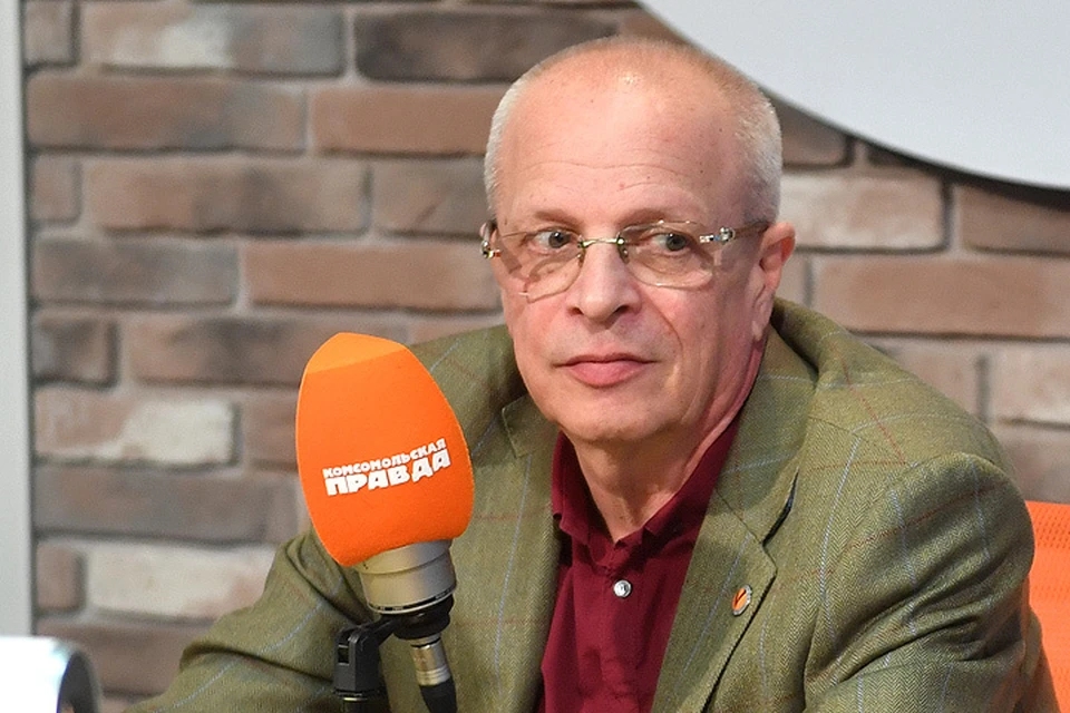 Владимир Гомельский в студии радио "Комсомольская правда".