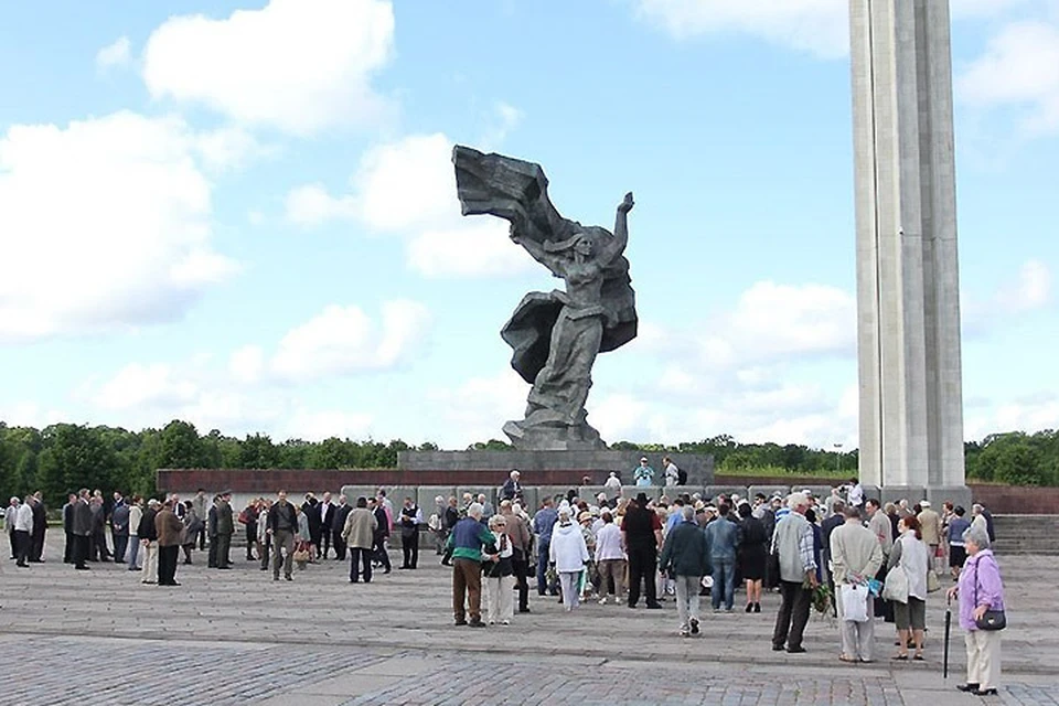 Воин освободитель снесли