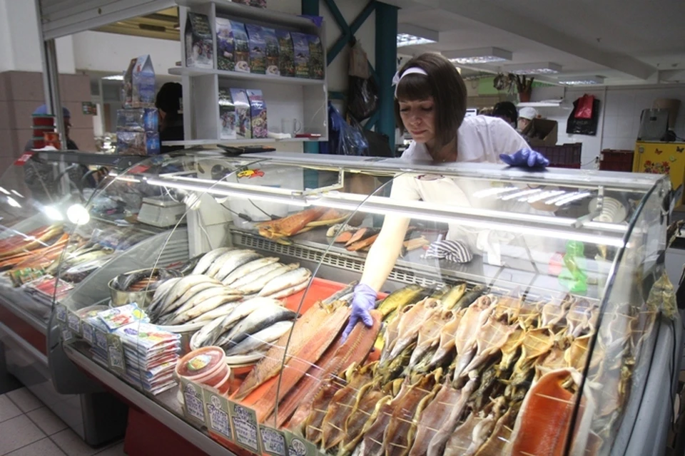 Вылов омуля на Байкале под запретом: свежую рыбу продавать нельзя