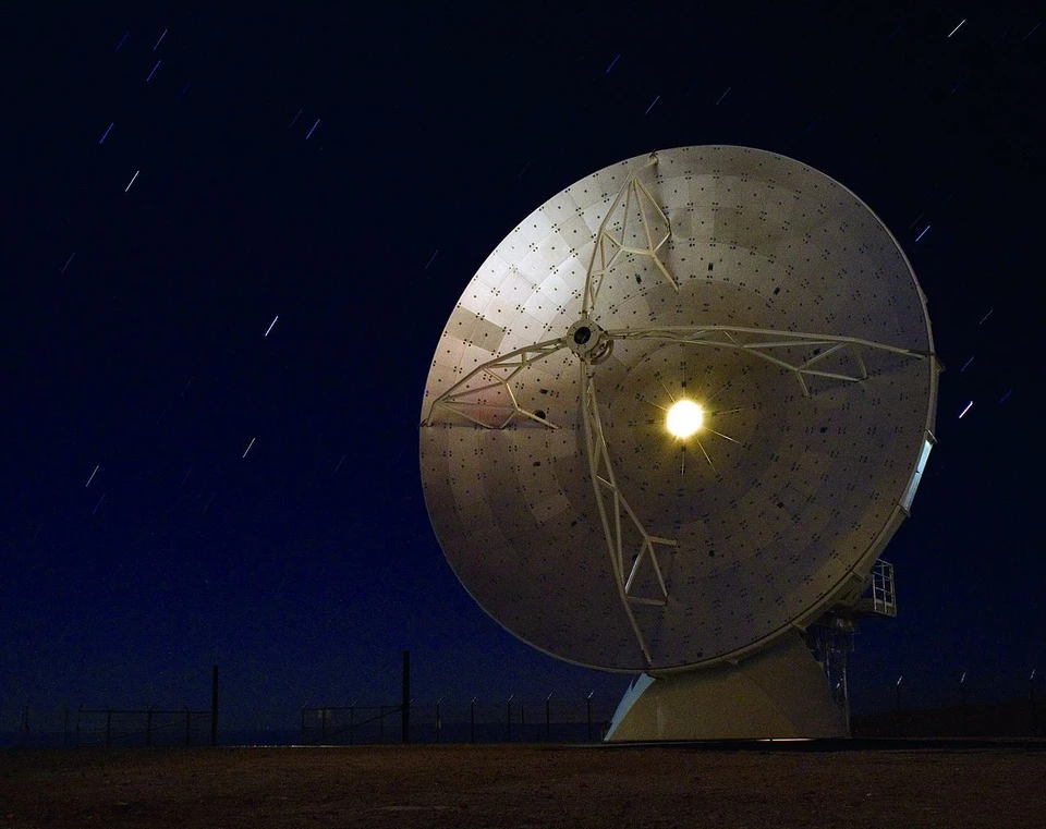 Телескоп ALMA в Чилийской пустыне Атакама. Именно с его помощью были открыты пояса астероидов и похожая на Сатурн планета близ Проксимы Центавра.