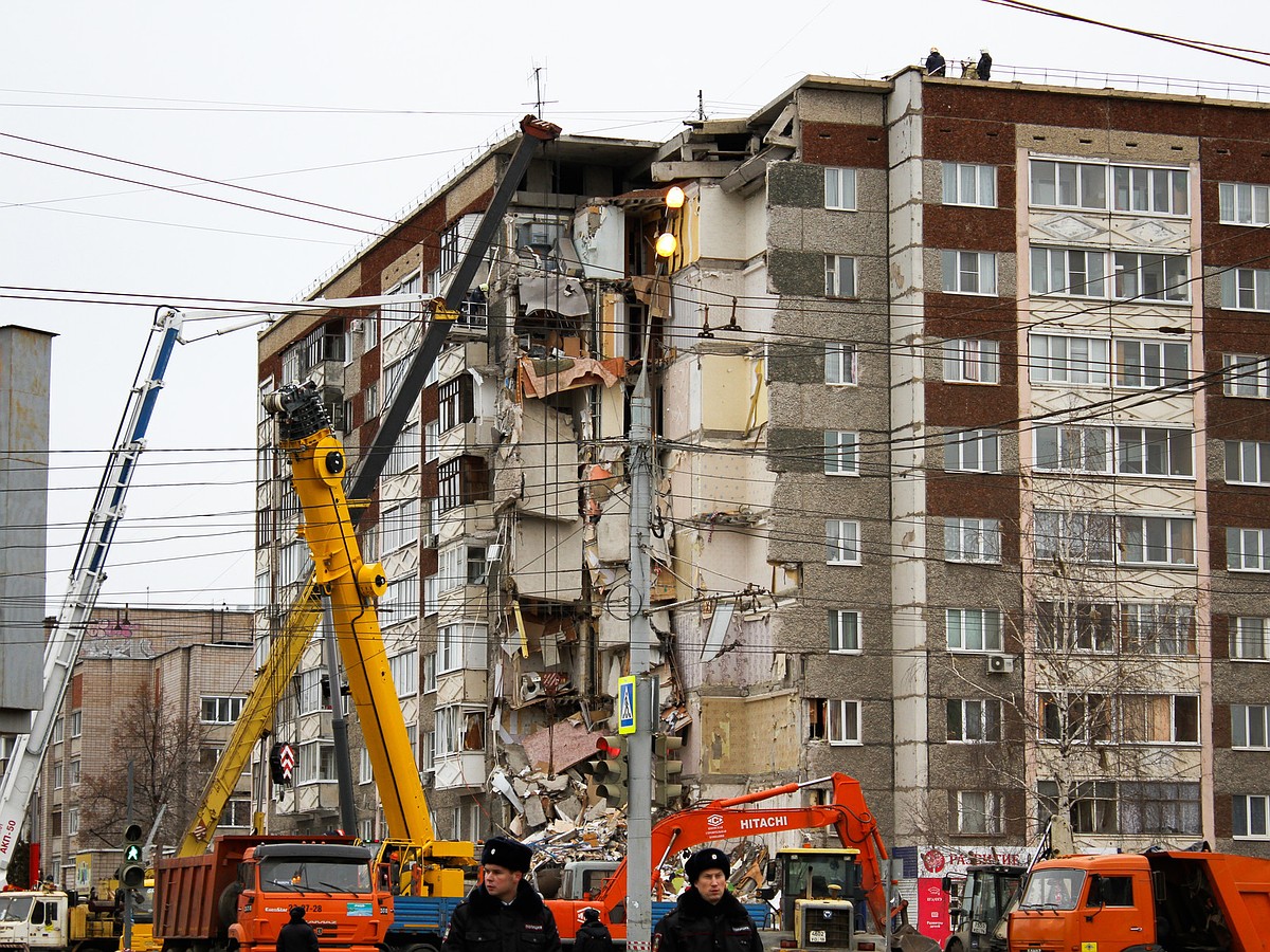 Специалисты о взрыве в Ижевске: ударом снесло несущую стену и угол дома  