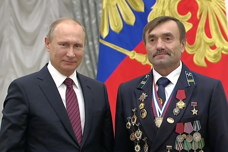 2024 орден за заслуги перед отечеством. Награждение орденом. Медаль с Путиным. Кавалеры медали за заслуги перед Отечеством.