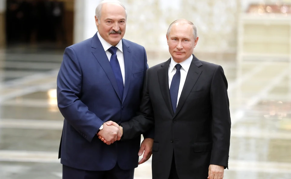 Белорусский лидер Александр Лукашенко и президент РФ Владимир Путин