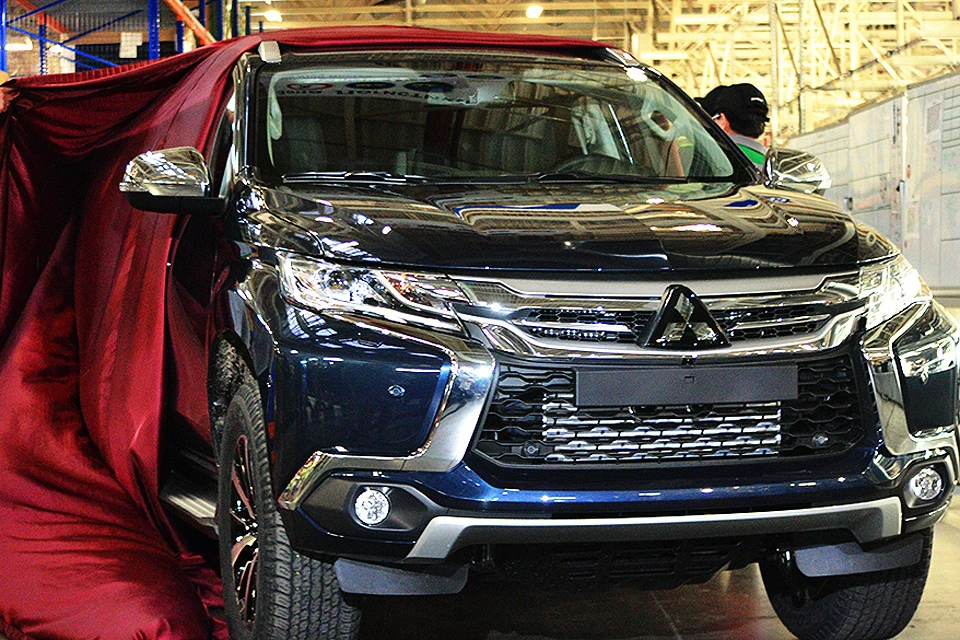 Компания Mitsubishi Motors возобновила производство своей флагманской модели Pajero Sport в Калуге.
