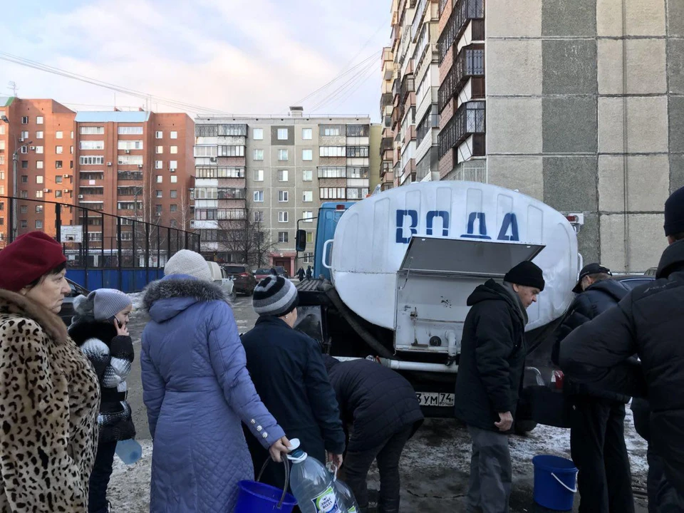 Приехал водовоз. Фото: Татьяна Кондюрина