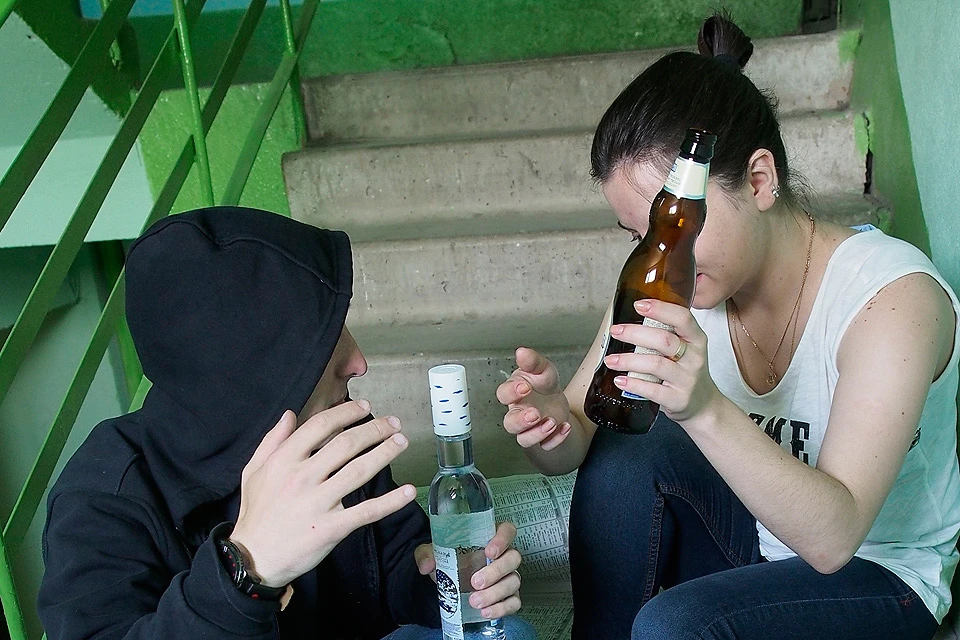 Пьяные русские девушки с разговорами