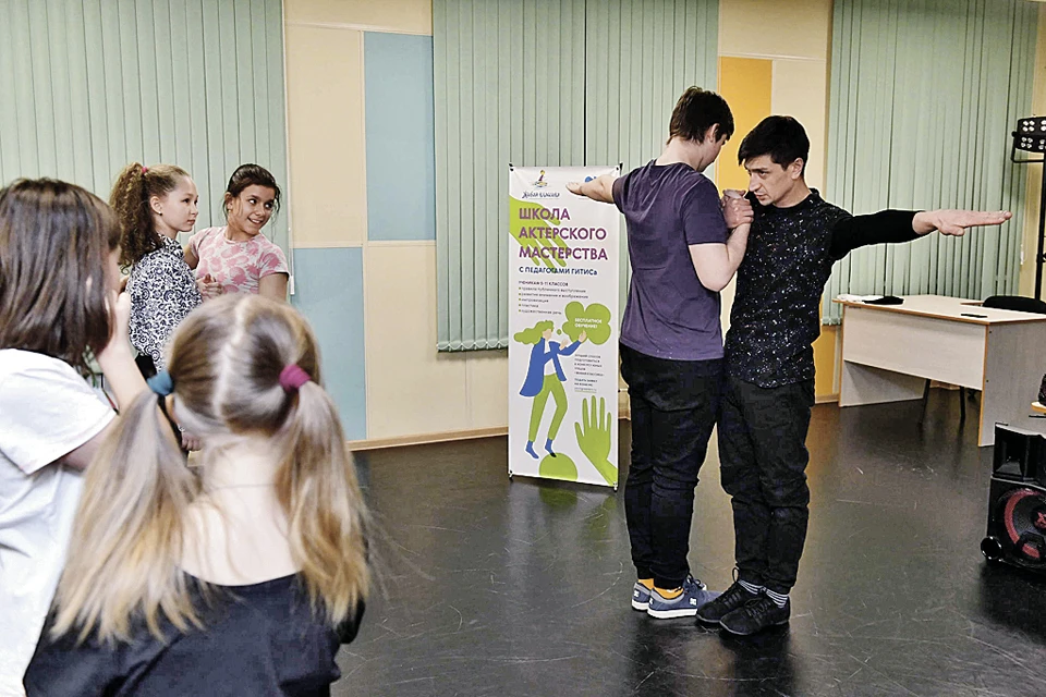 Учить ребят театральным премудростям на Таймыр приехали мастера из ГИТИСа. Фото: Пресс-служба «Норникеля»