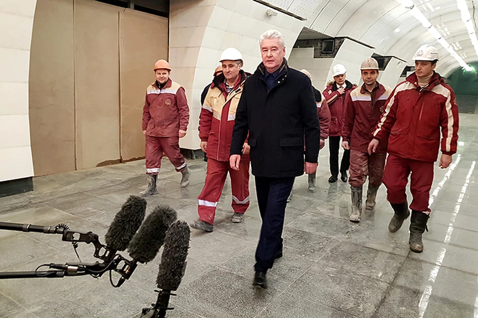 Основные работы на станциях закончены, осуществляем технический пуск, - сказал мэр Москвы Сергей Собянин на станции "Окружная"