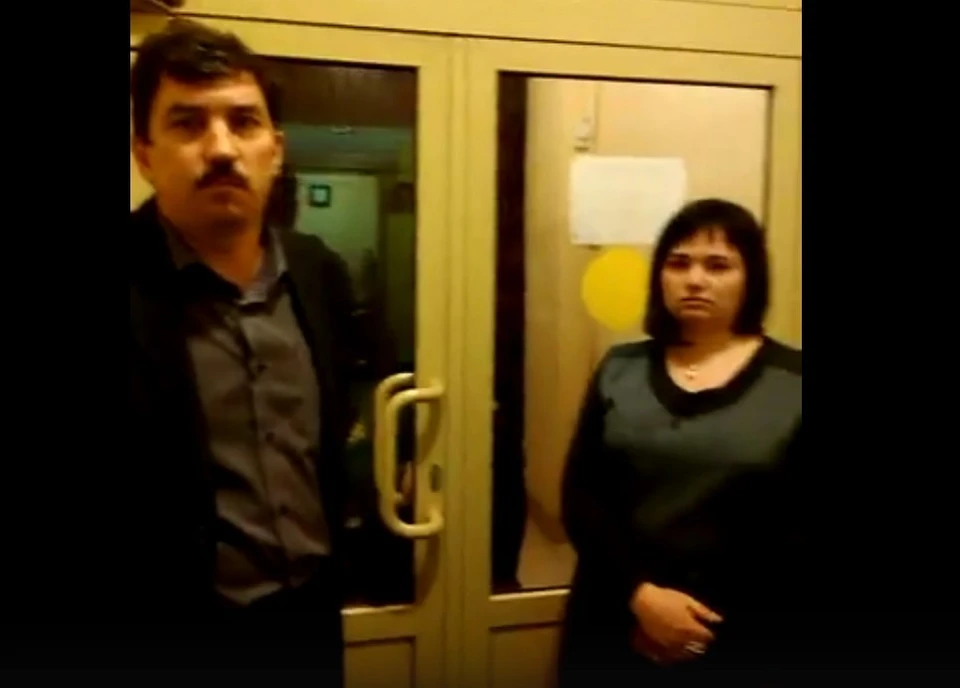 После педсовета родительницу не выпускали из школы.