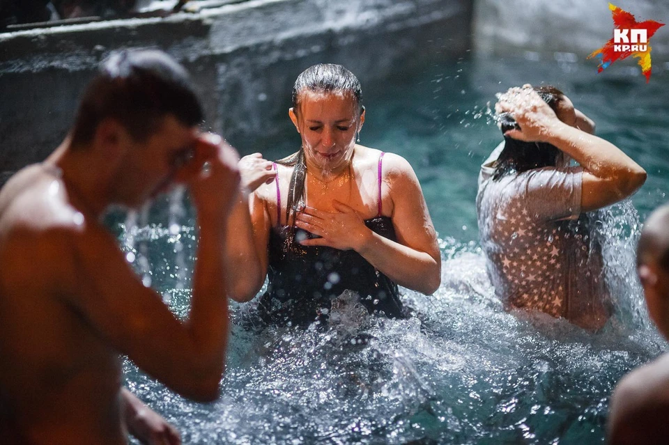 Крещенские купания в Ставрополе собрали сотни людей