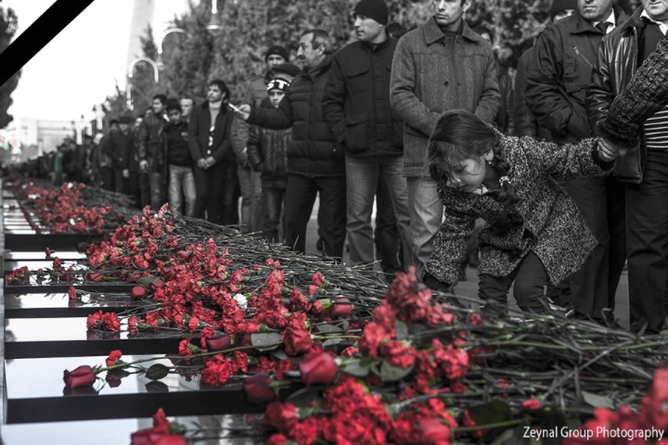 Азербайджанский народ чтит память своих земляков, погибших в 1990 году