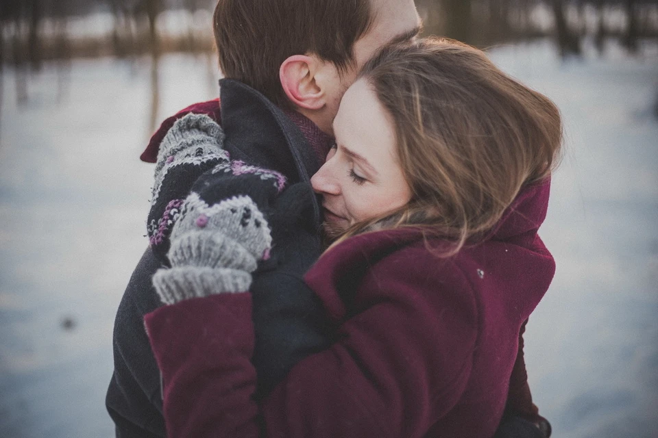 Фото и истории знакомства влюблённых пар ждут до 29 января. 30 числа начнётся голосование на сайте псковской "Комсомолки".