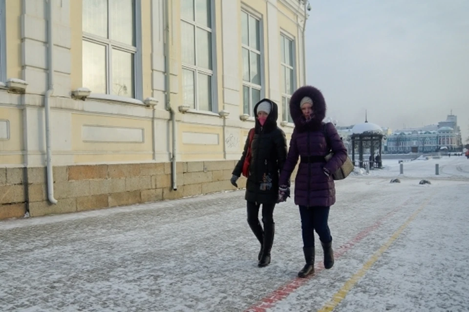 В Кузбассе парикмахерши отогрели фенами замерзавшую в 35-градусный мороз пенсионерку