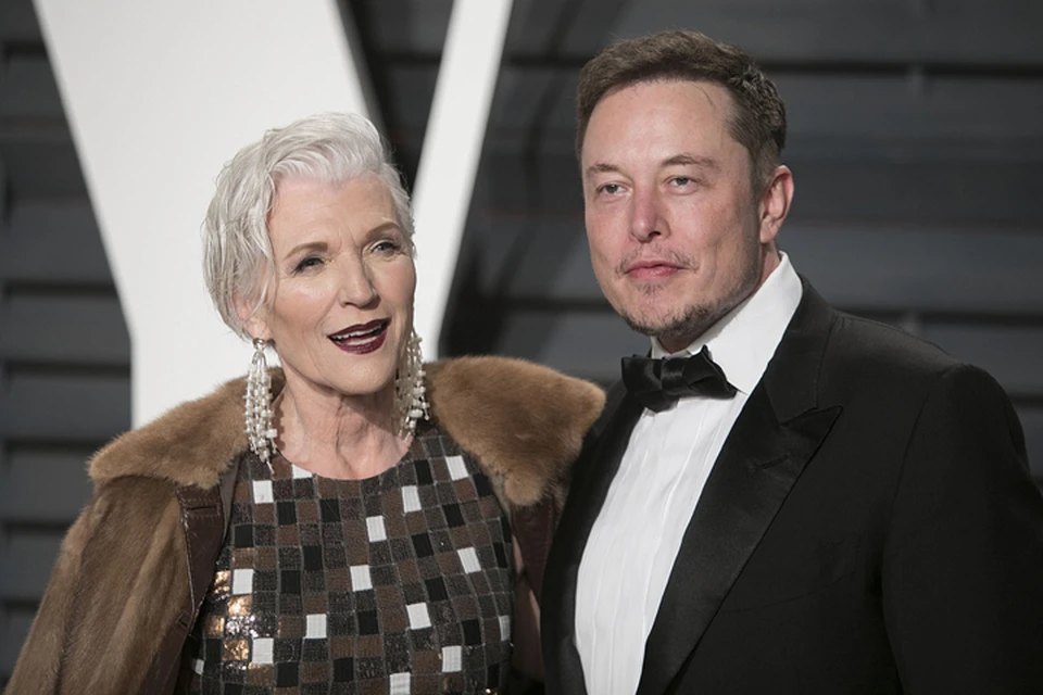 69-летняя Мэй Маск - мать миллиардера и основателя Tesla Илона Маска