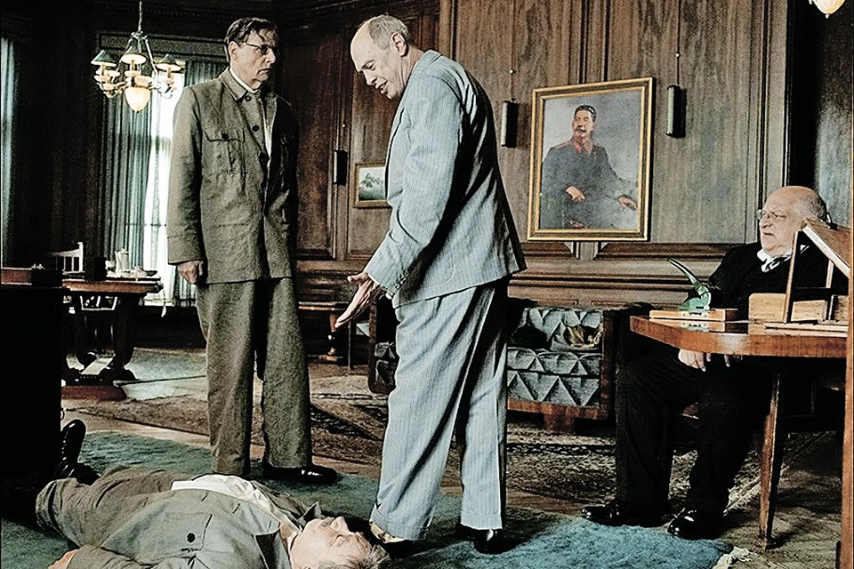 «Глумление над мертвыми - не наша национальная традиция!» - восклицает депутат и актриса, глядя на то, что творится в фильме «Смерть Сталина».