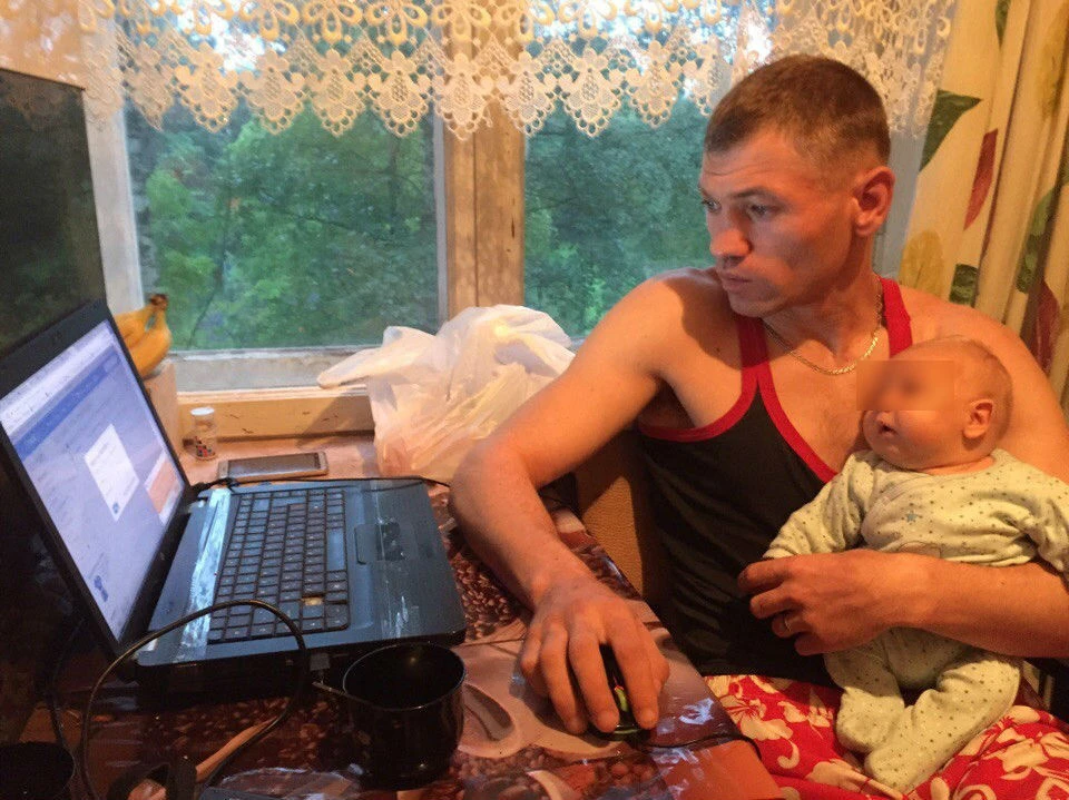 На странице Олега в соцсети десяток фотографий с детьми. Фото: личная страница героя публикации в соцсети.