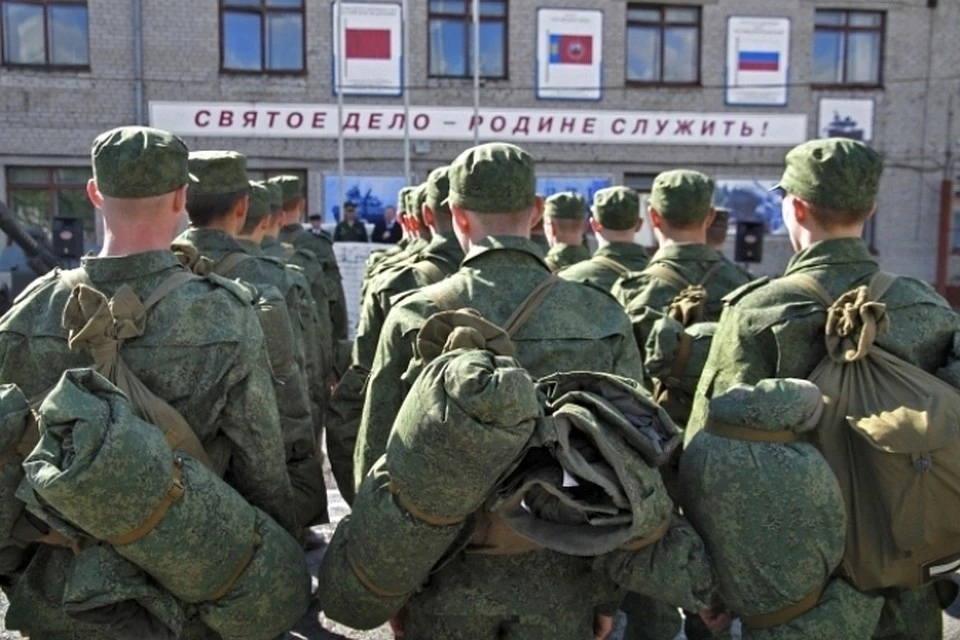 В мае 2017 года вышел закон, согласно которому молодые люди, имеющие средне-специальное профессиональное образование, могут пойти служить по контракту на 2 года