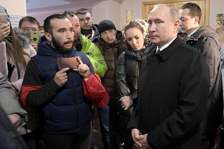 Родственники погибших раз за разом спрашивали главу государства одно и то же: "Будут ли наказаны виновные?".