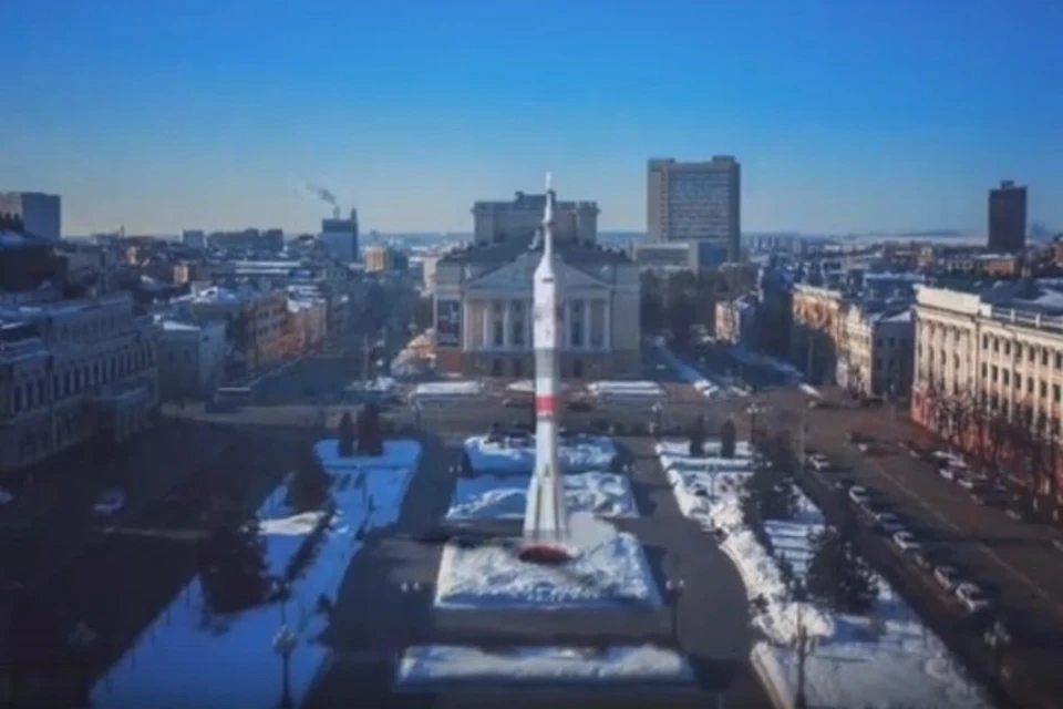 Видео уже набрало несколько десятков тысяч просмотров.