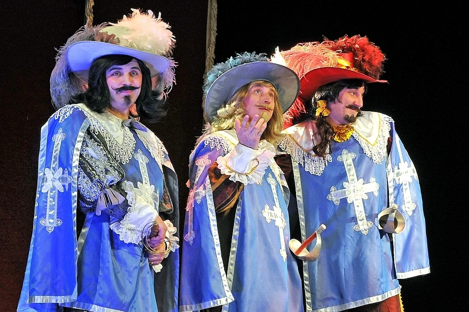 Три мушкетера театр. Мюзикл три мушкетера. Три мушкетера Иваново музыкальный театр. Три мушкетера Волгоградский музыкальный театр.