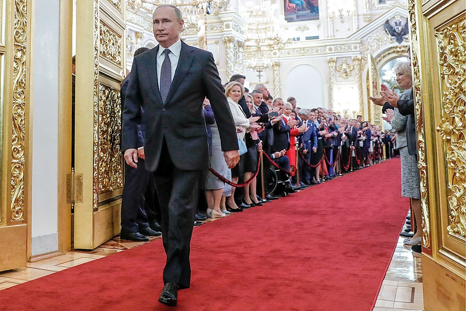Владимир Путин перед началом церемонии инаугурации президента России.