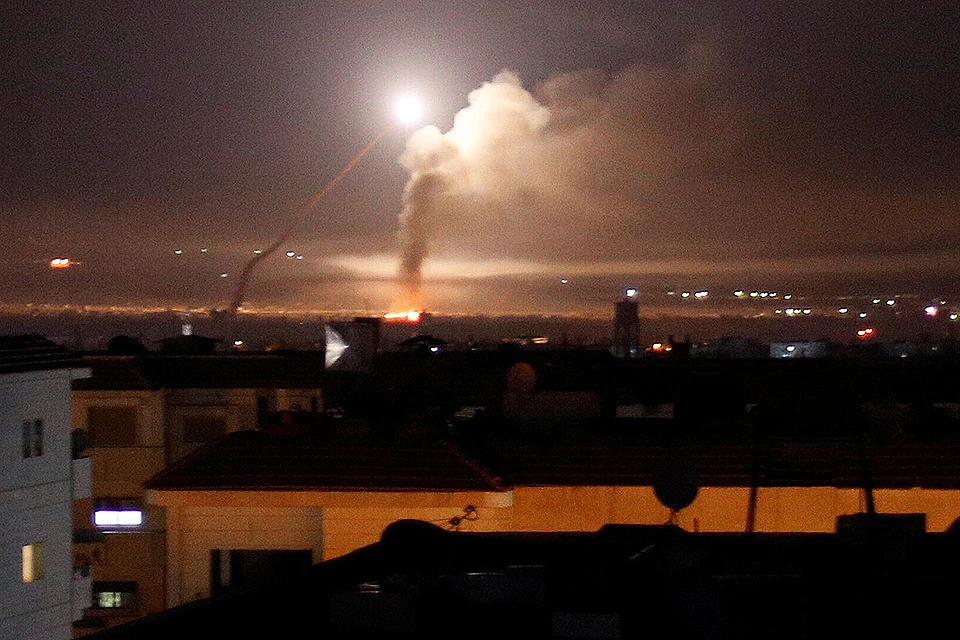 Ночной ракетный обстрел столицы Сирии.