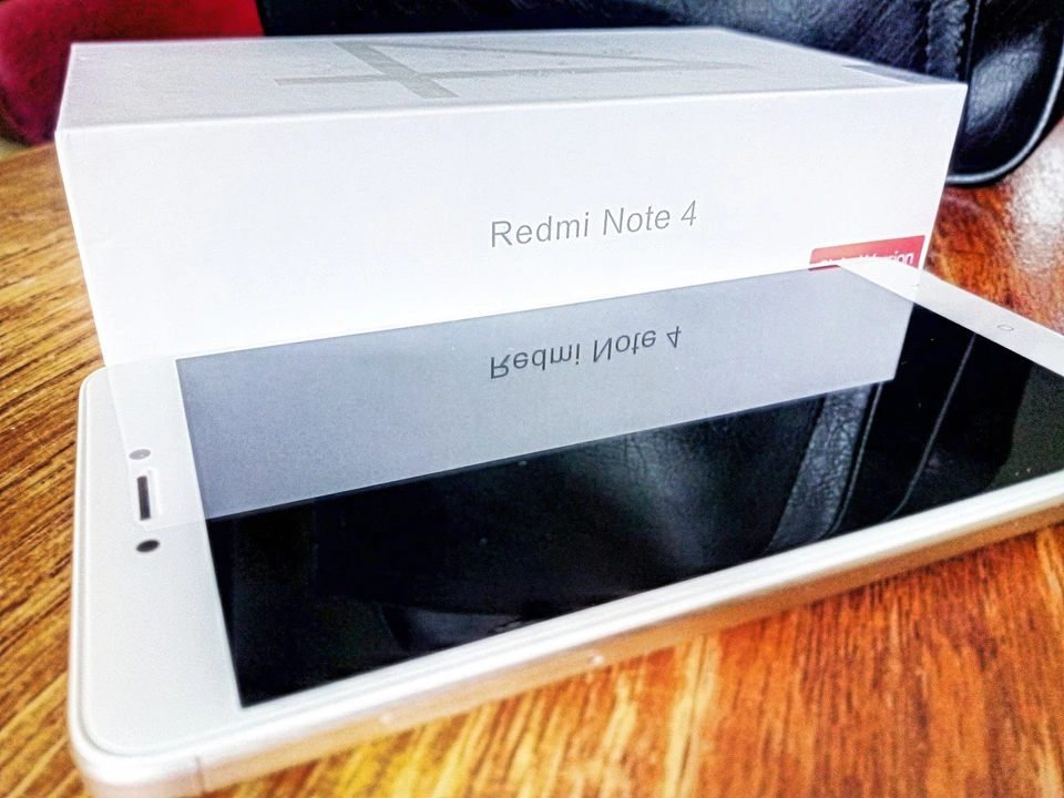 Смартфон Xiaomi Redmi Note 4 вошел в ТОП 40 лучших смартфонов и занял третью строчку мобильного хит-парада. (Фото Сергея Попова)