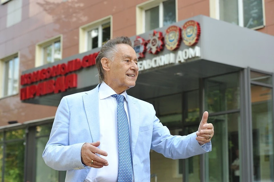 Андрей Дементьев в редакции "Комсомолки", 2013 год.