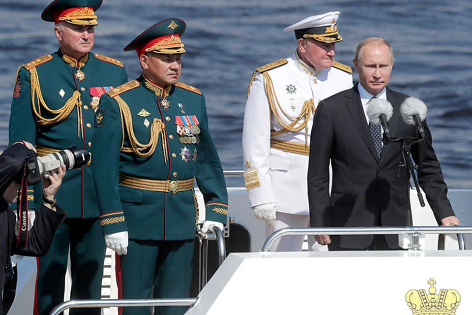 Владимир Путин поздравил военных моряков. Фото: Михаил Метцель/ТАСС