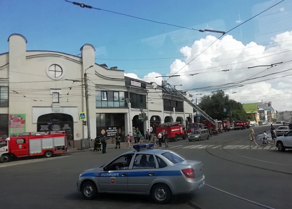 Пожар в здании Камерного театра случился в четверг, 9 августа. Фото: Екатерина Галкина