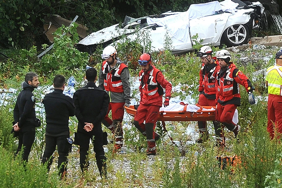 Количество жертв обрушения моста в Генуе возросло до 35 человек.