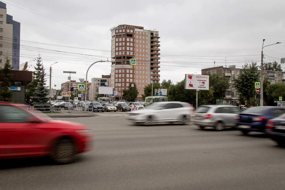 На этом перекрестке хотят построить эстакаду.