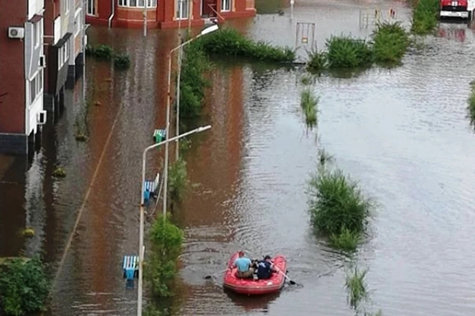 В некоторые районы Уссурийска продолжает прибывать воды. Фото: mark2_che