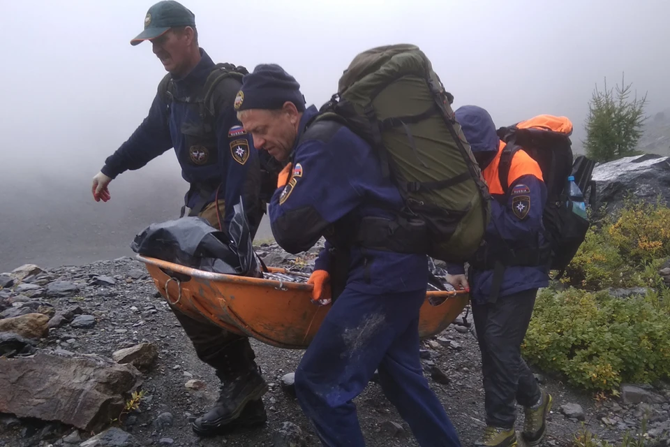 Вмерзшее в лед тело альпиниста обнаружили в горах Алтая