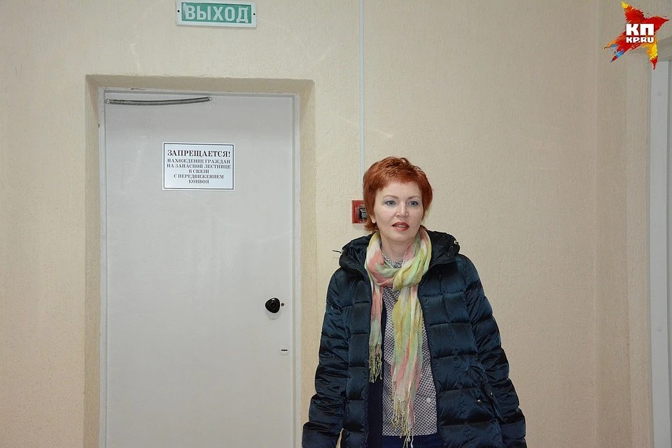 Следствие полагает, что Елена Шабаршина получала взятки от Алексея Чернова, а взамен информировала его о ходе избирательной кампании, жалобах на кандидатов и предварительных итогах голосования.